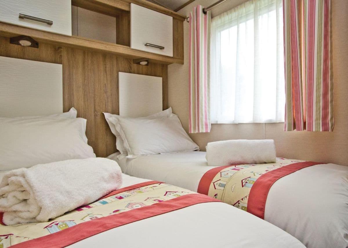 Piran Meadows Resort New Quay Exterior foto