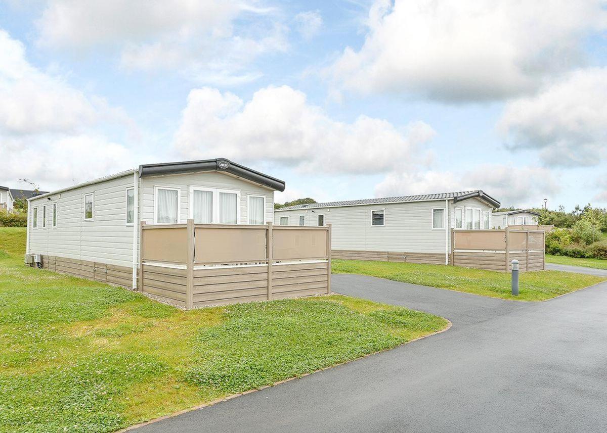 Piran Meadows Resort New Quay Exterior foto